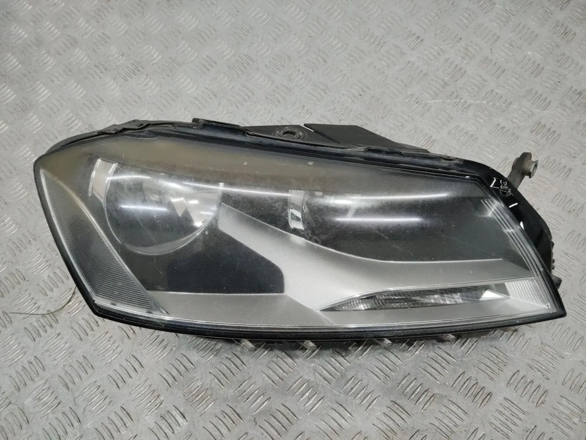 Фары 3AC941006