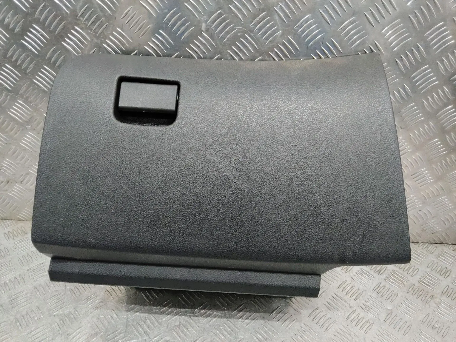 Бардачок 685104CC0A
