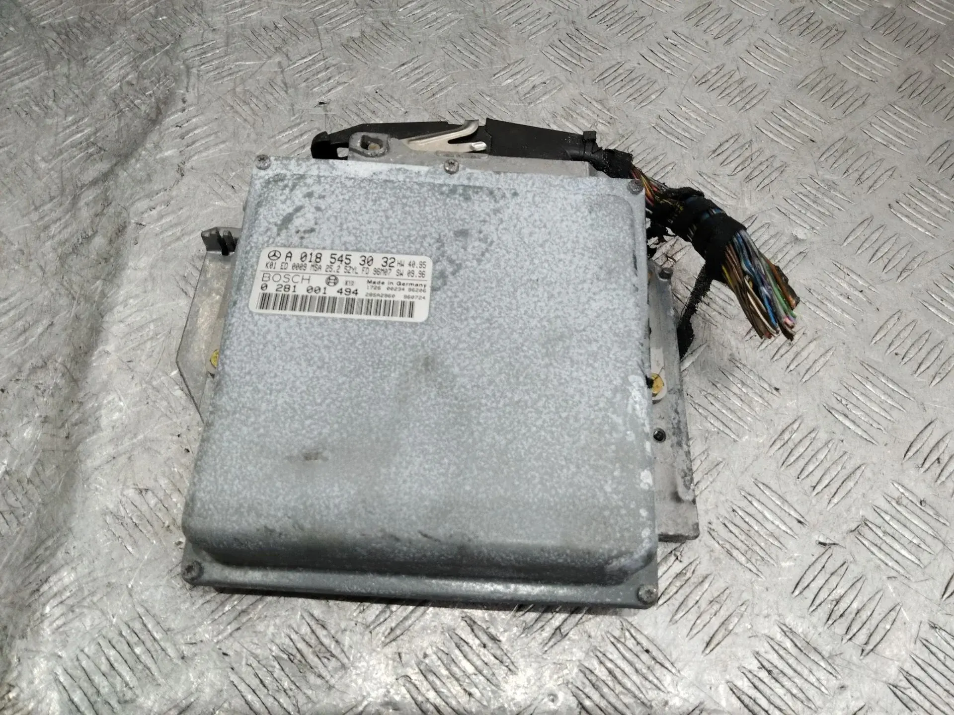 Блок управления двигателем A0185453032