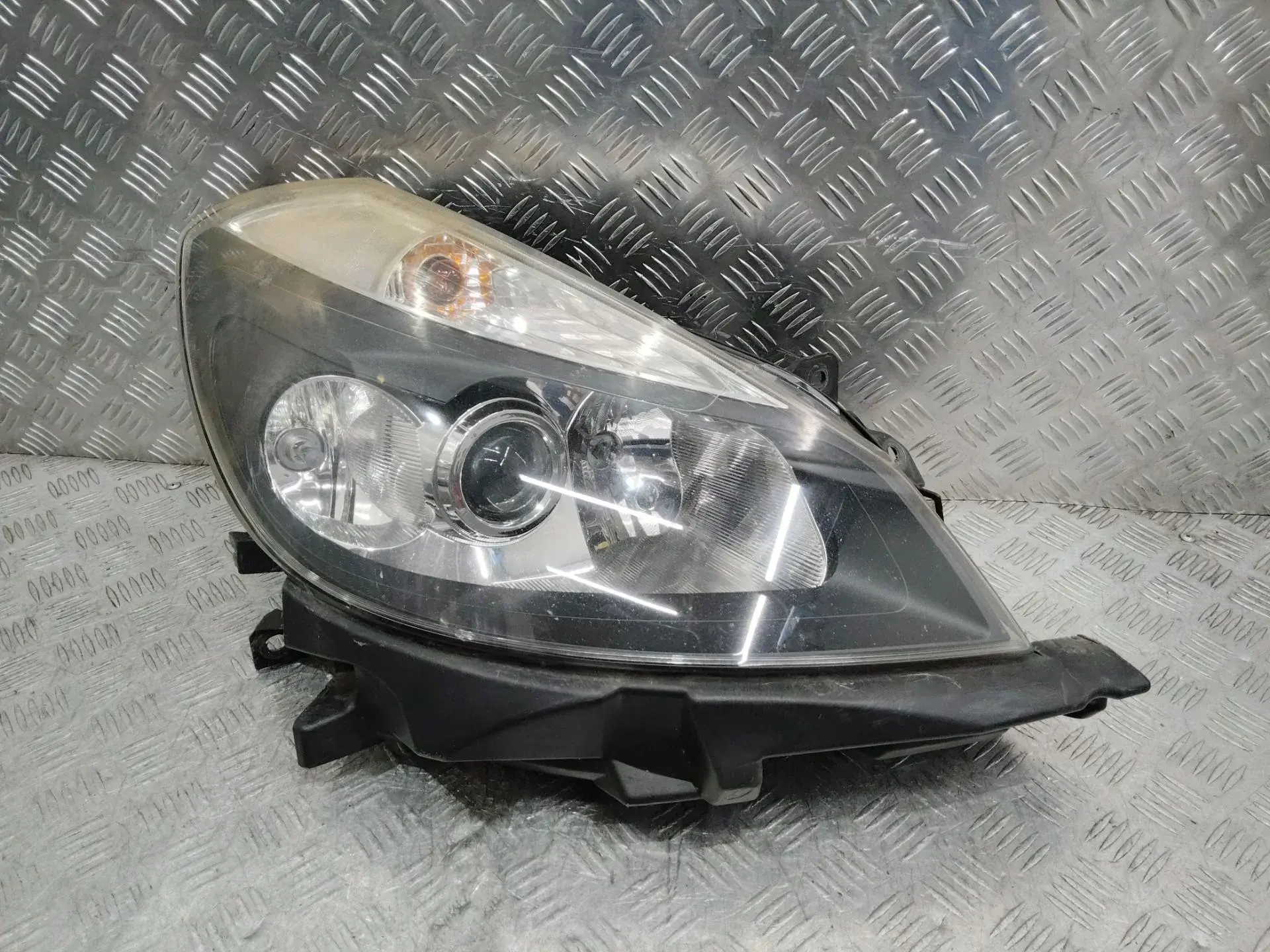 Фары 8200865604