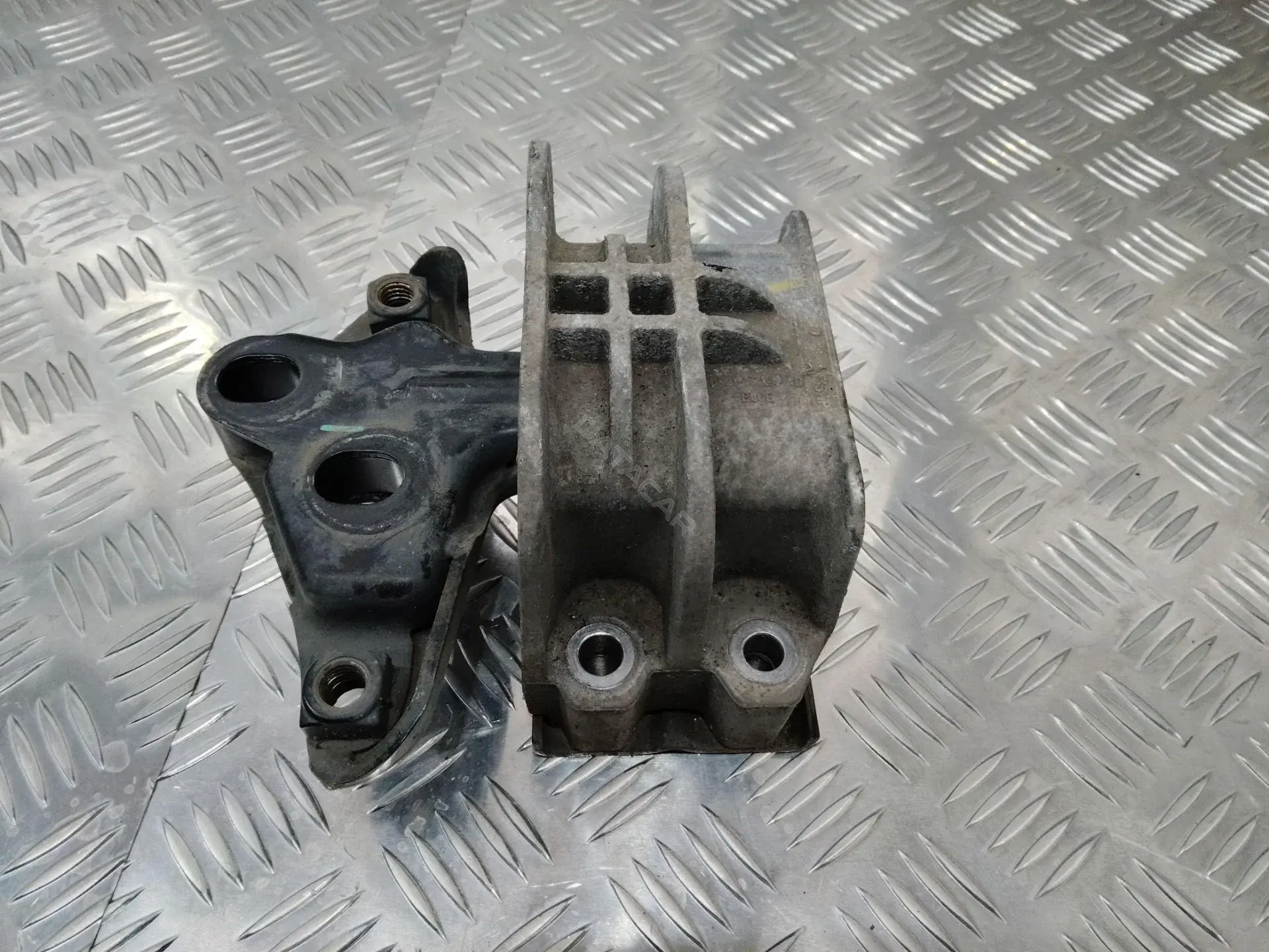 Подушка двигателя (Опора) BK217M124BA