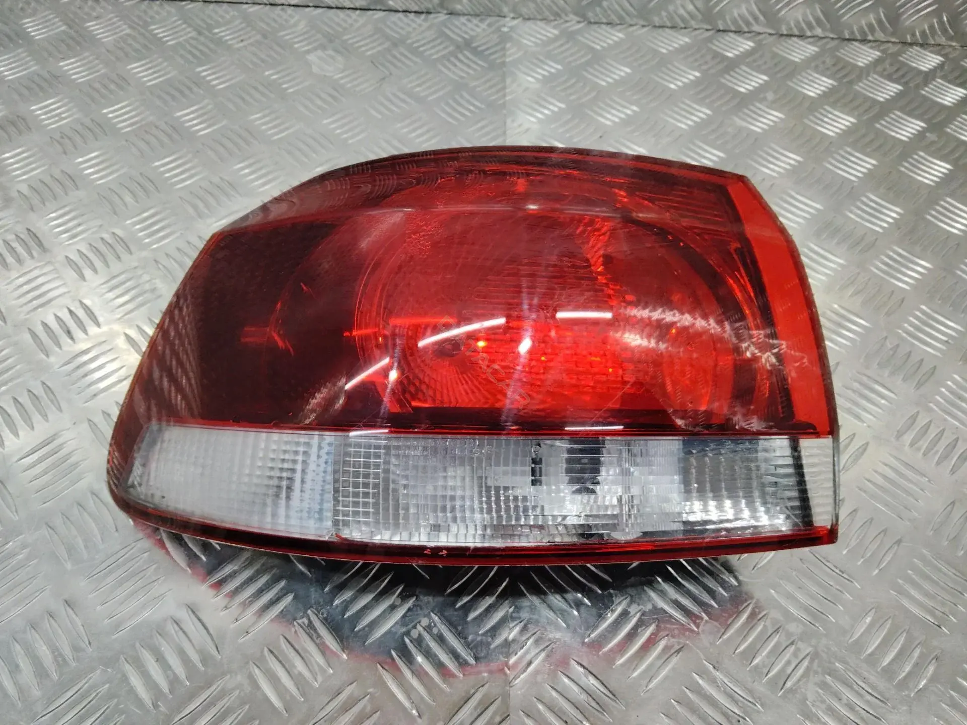 Задние фонари 8970941