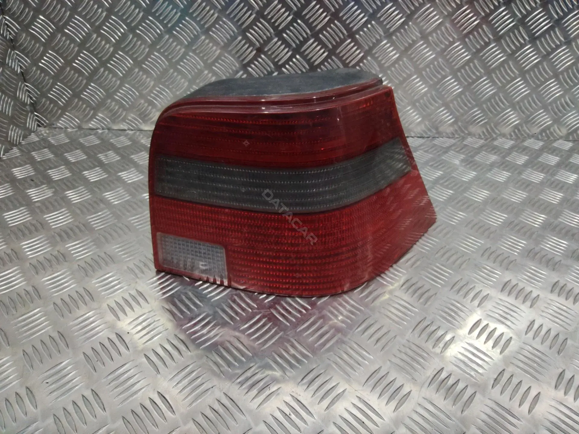 Задние фонари 1J6945096T