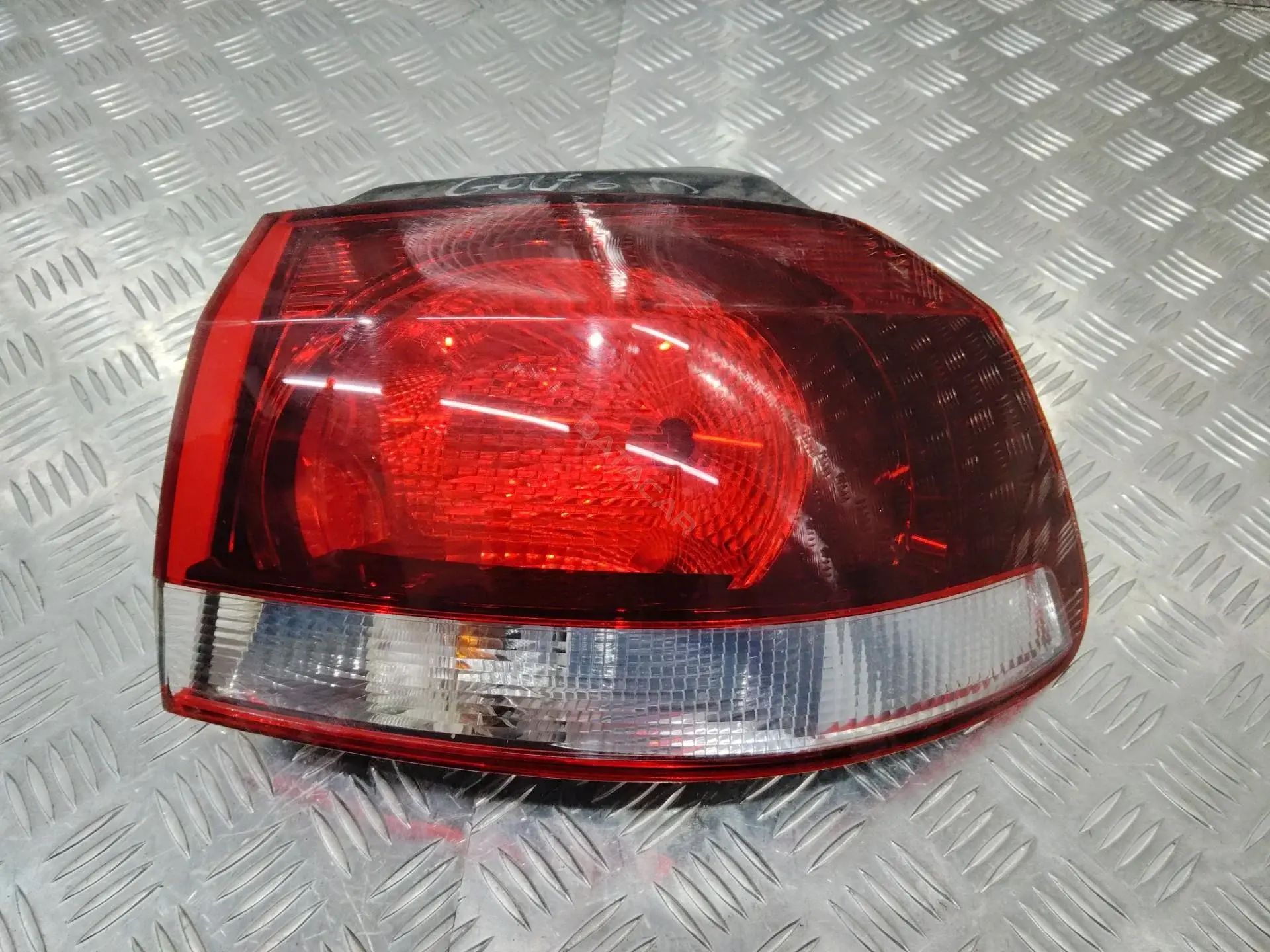 Задние фонари 5K0945096, 5K0945096M