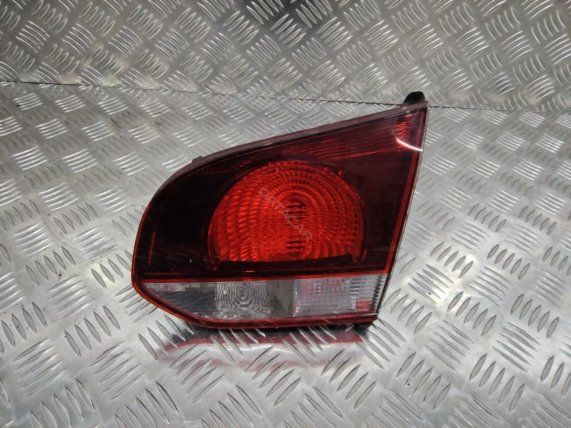 Задние фонари 5K0945094AA