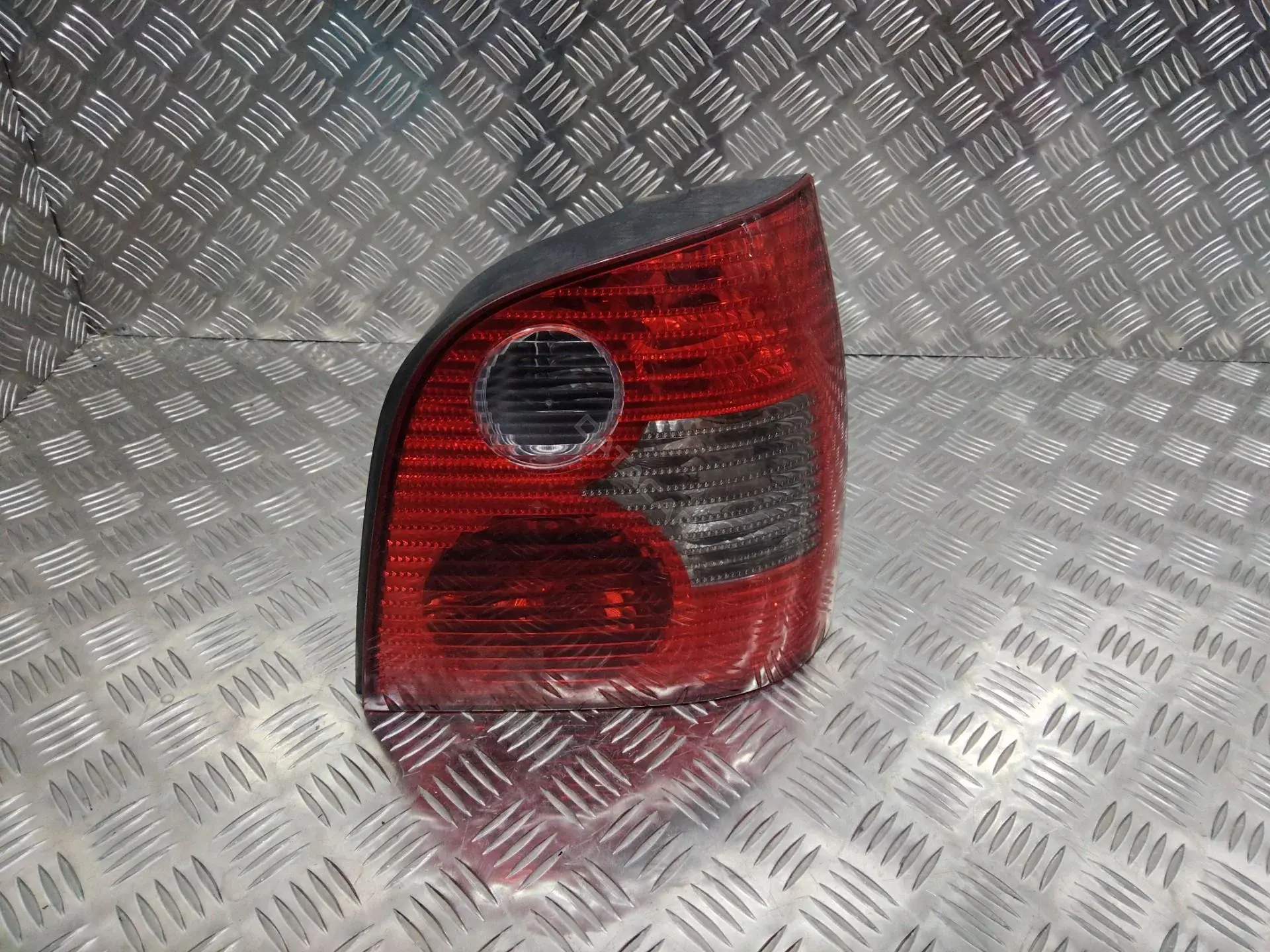Задние фонари 6Q6945096Q