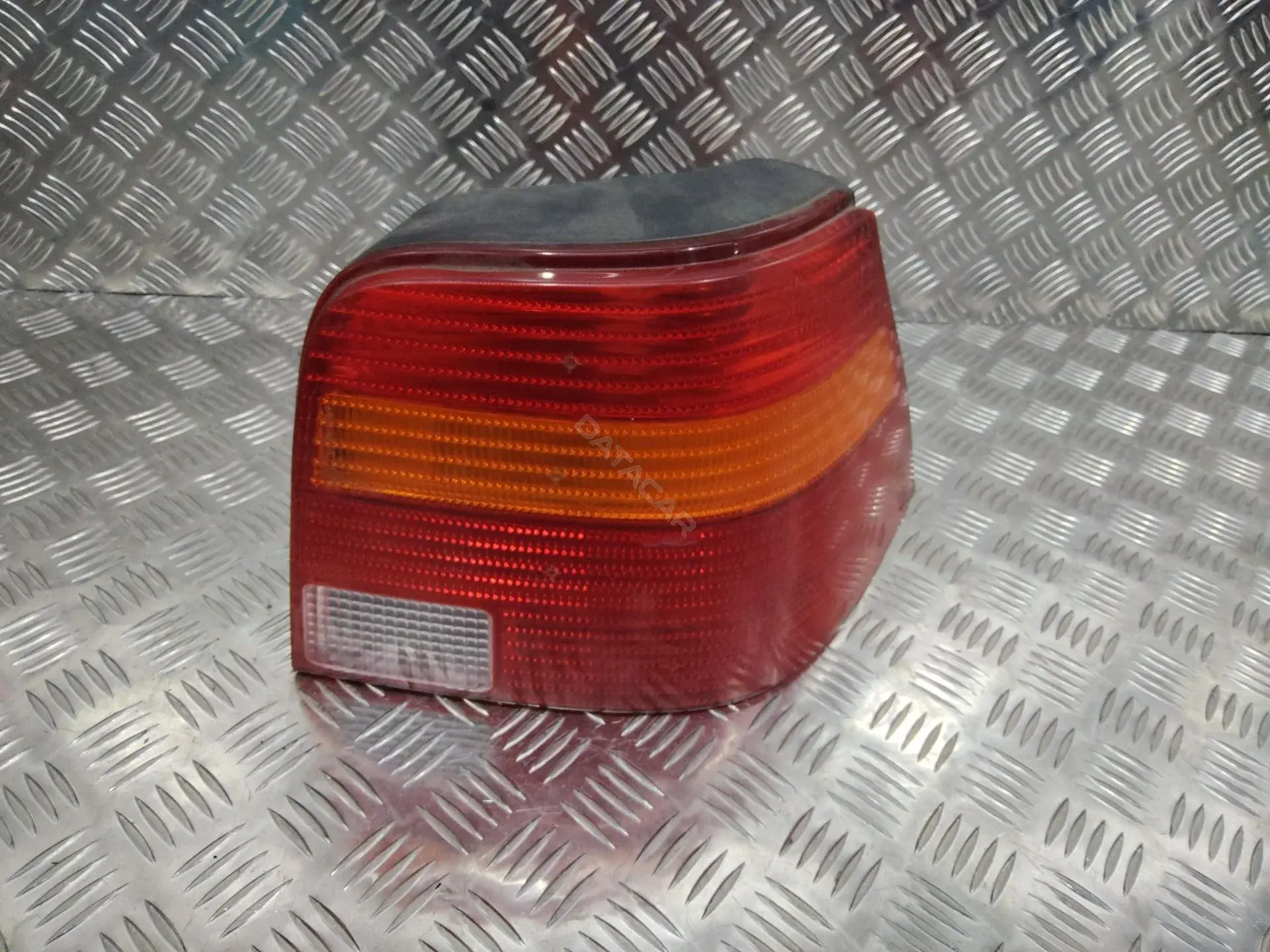 Задние фонари 1J6945096Q