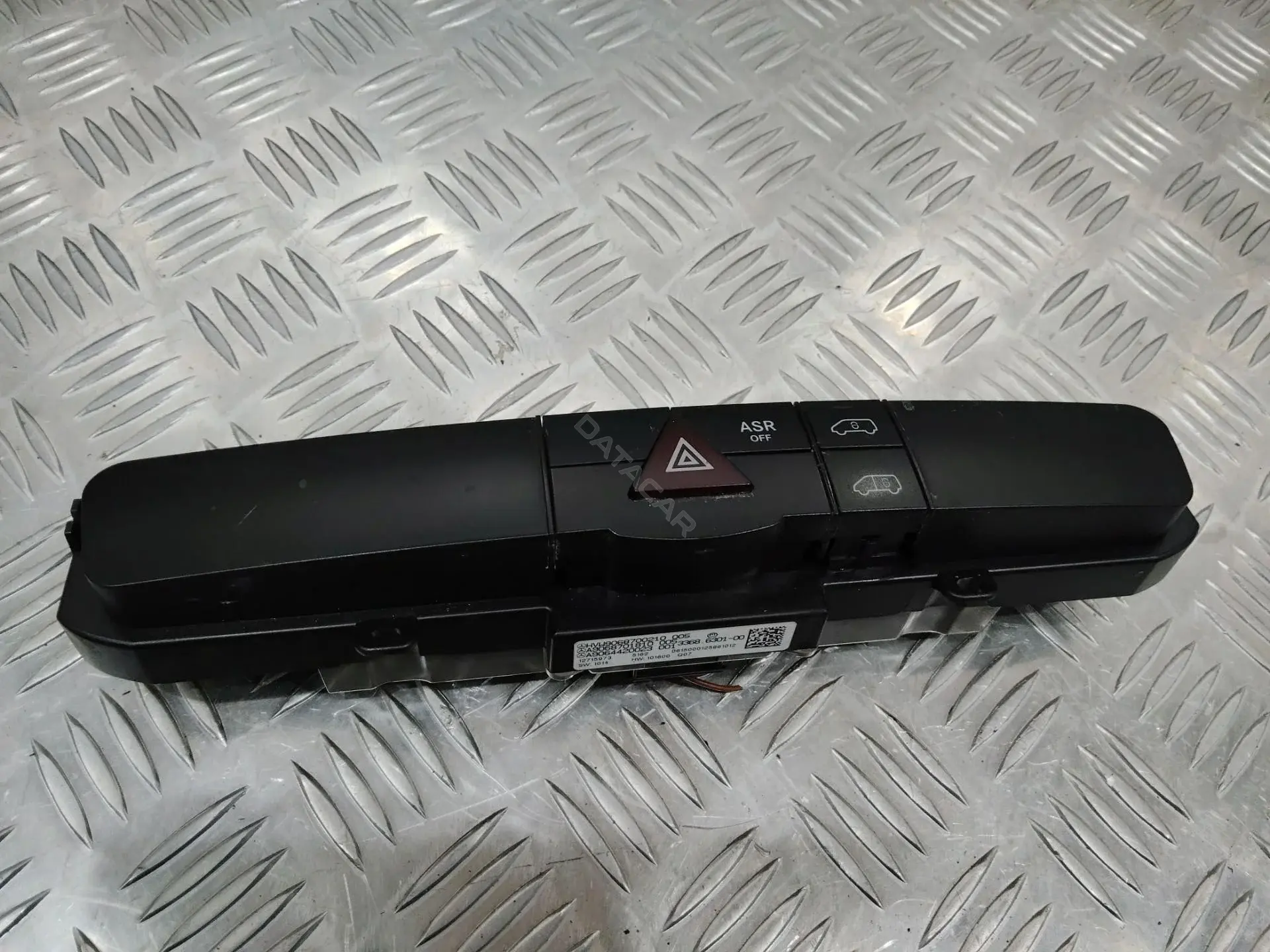 Кнопка аварийки A9068701810