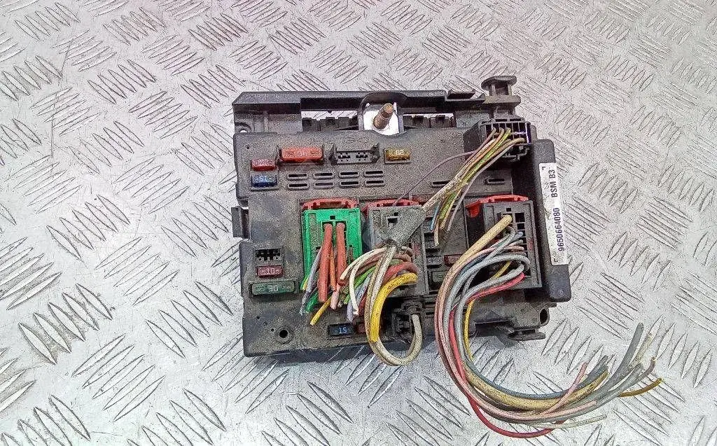 Блок предохранителей 9650664080, BSMB3