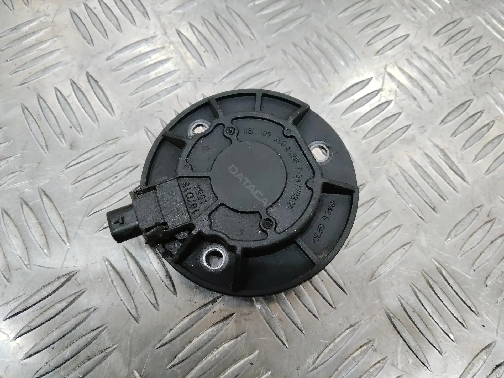 Клапан фаз газораспределения 06L109259A