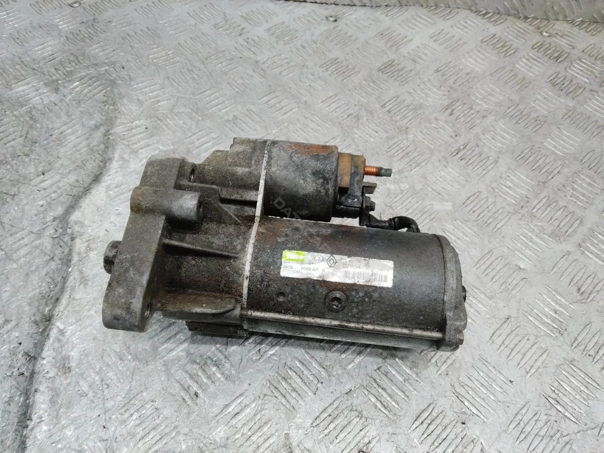 Стартер 8200130624