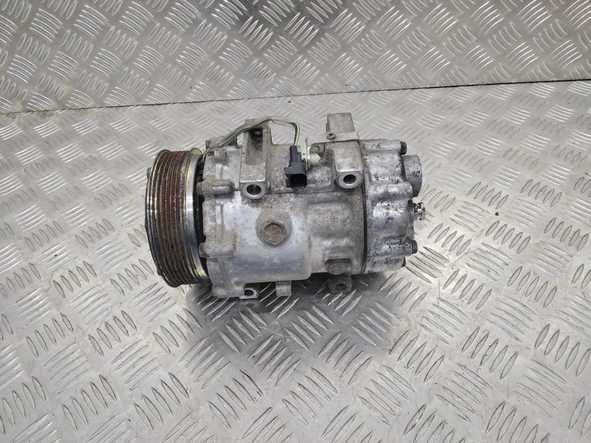 Компрессор кондиционера 3M5H19D629HC