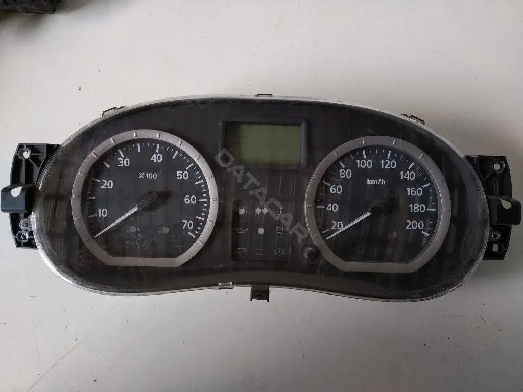 Панель приборов 8200752820