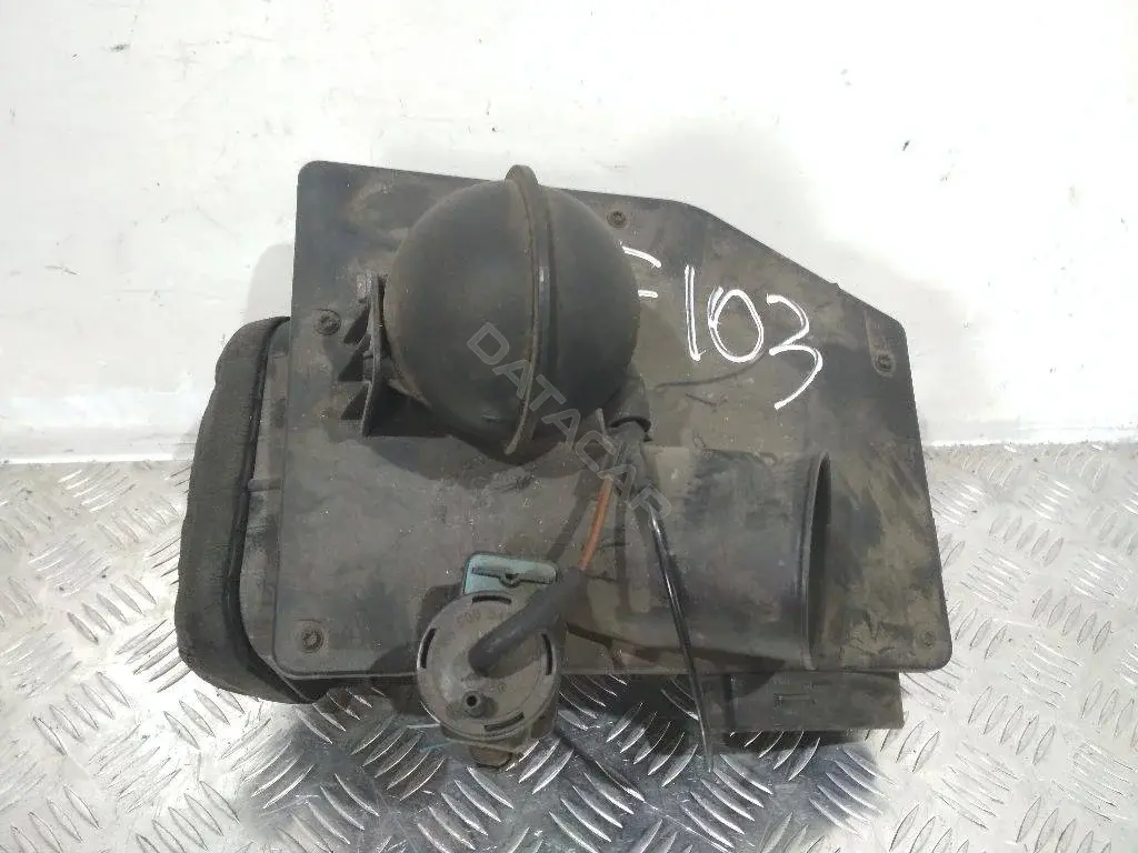 Корпус воздушного фильтра A1635000016