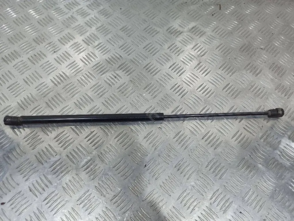 Амортизатор крышки багажника, капота, заднего стекла GS601123502P