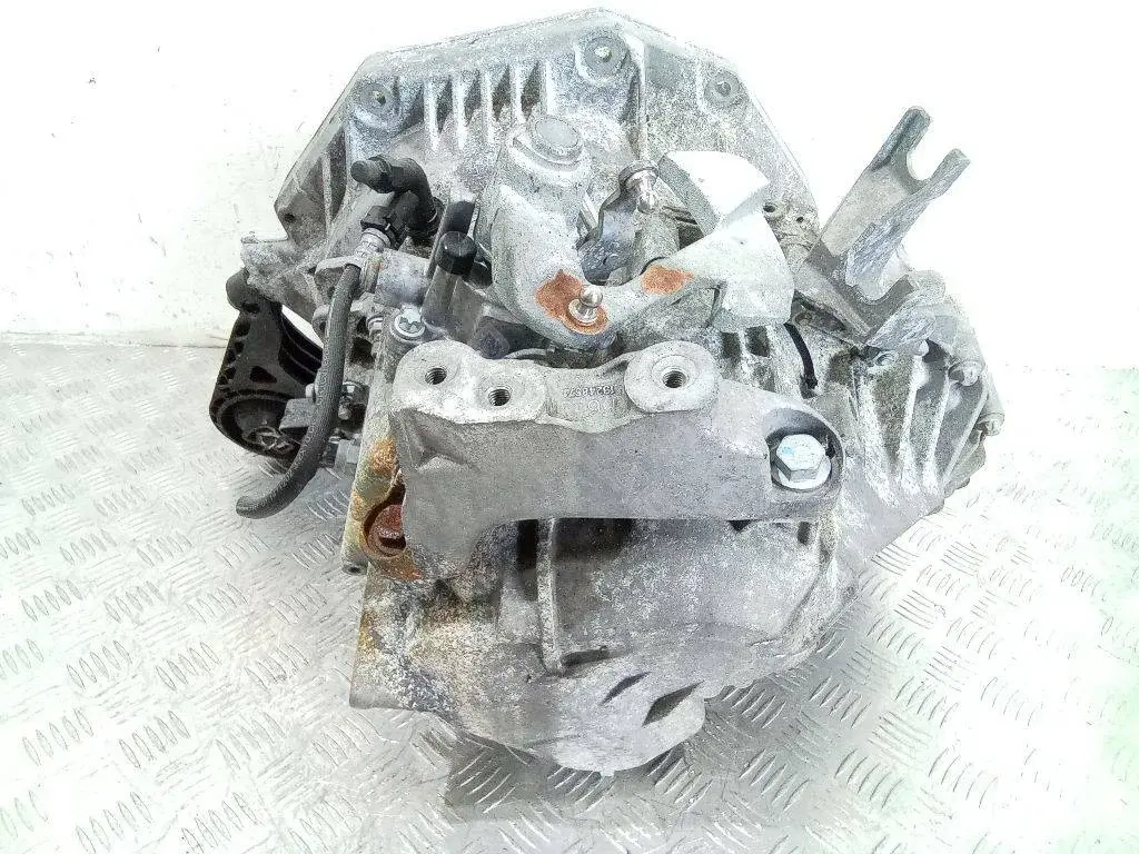 Механическая коробка передач (МКПП) F40, R11146503AJL