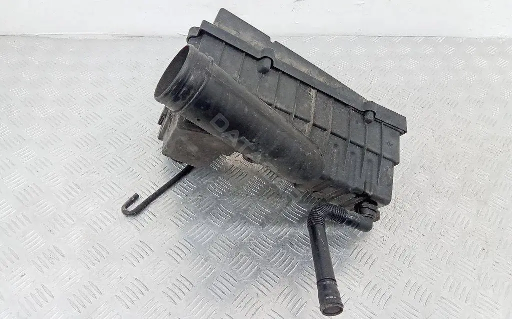 Корпус воздушного фильтра 3C0129607