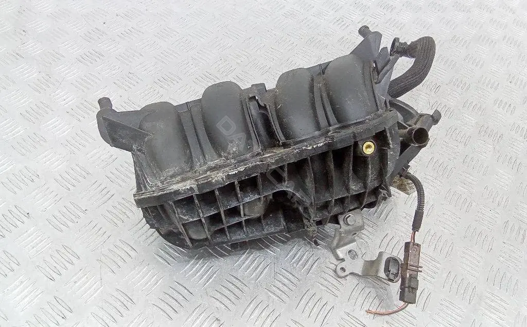 Коллектор впускной V76057338001
