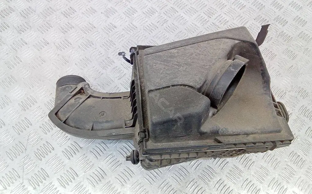 Корпус воздушного фильтра 8200787623