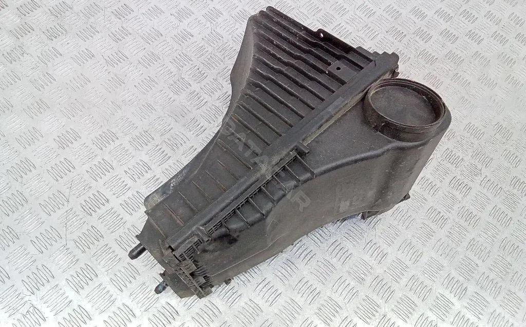 Корпус воздушного фильтра 7L5128607F