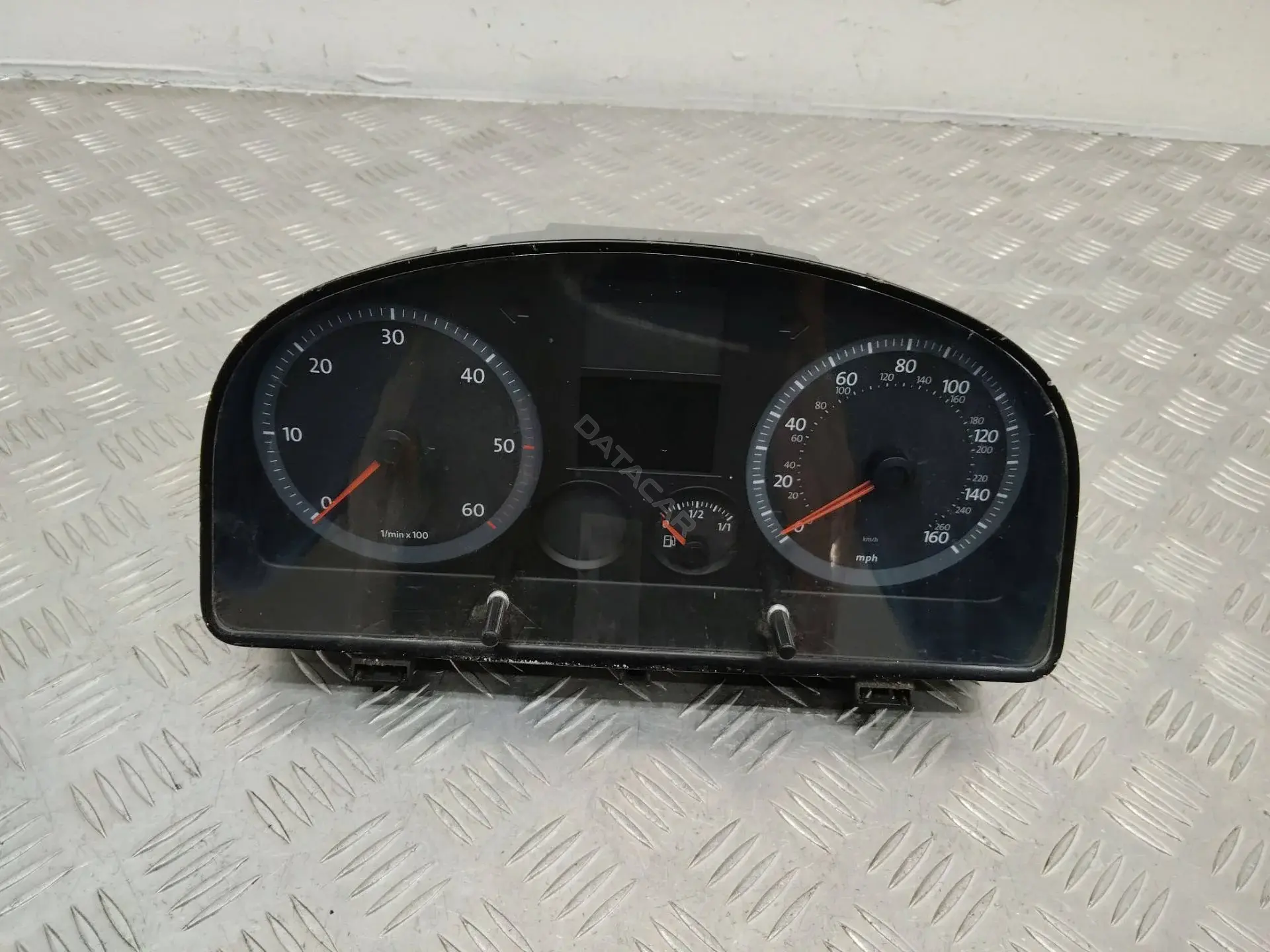 Панель приборов 2K0920944