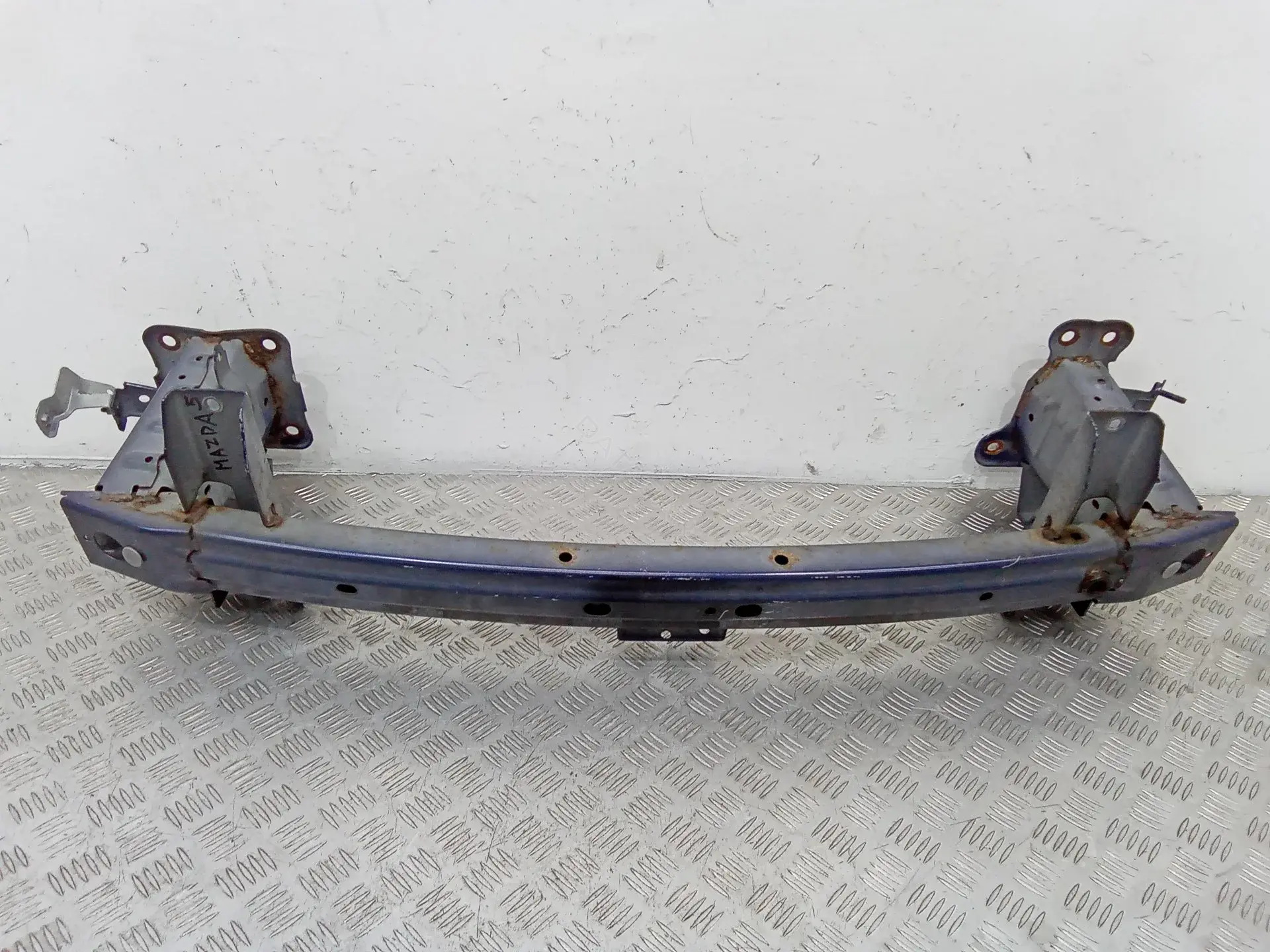 Усилитель бампера 6777922