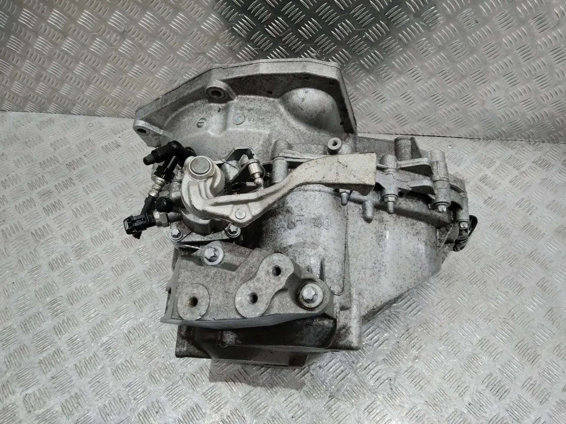 Механическая коробка передач (МКПП) 55350375, F40