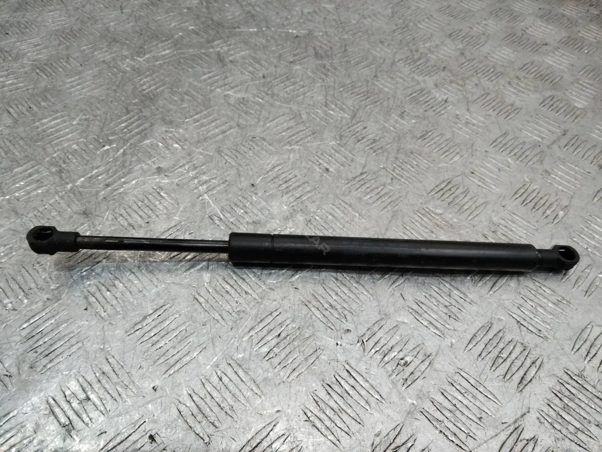Амортизатор крышки багажника, капота, заднего стекла 7L6845587