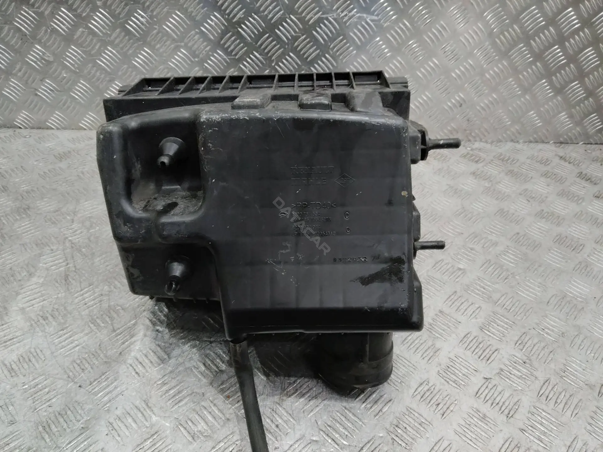 Корпус воздушного фильтра 8200751534