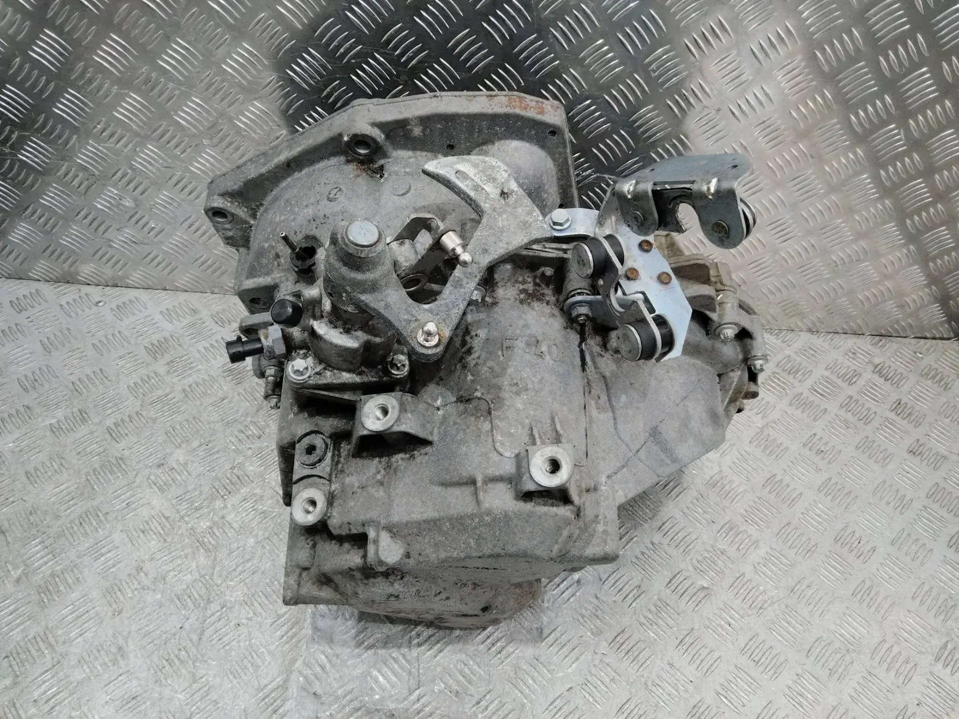 Механическая коробка передач (МКПП) F40