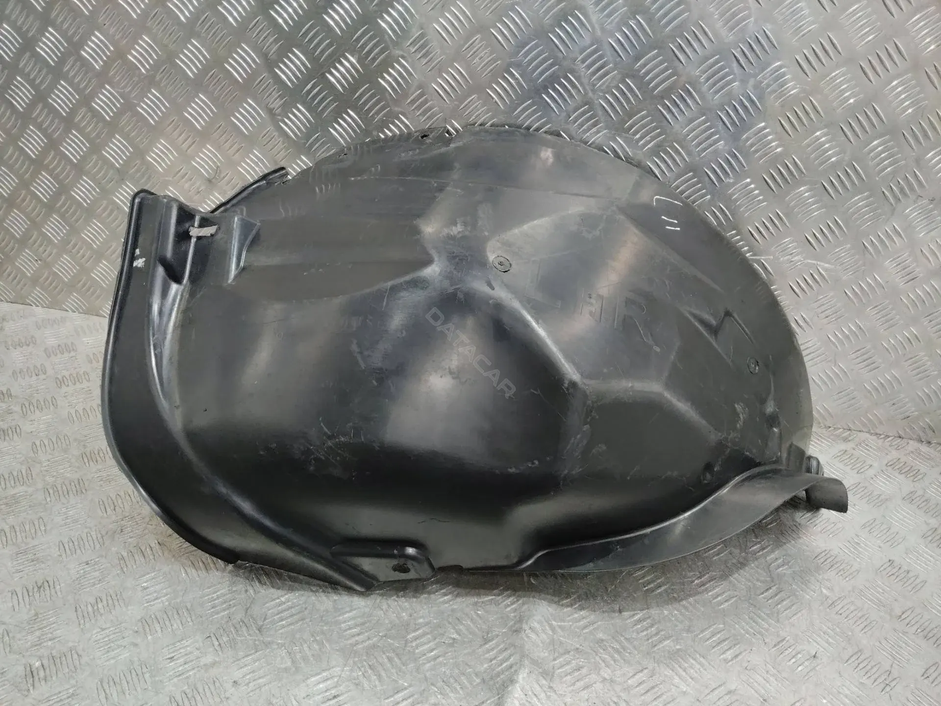 Подкрылок BJ3216A579AB