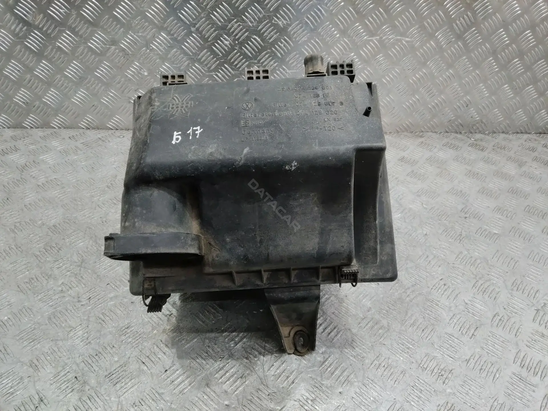 Корпус воздушного фильтра 074129607