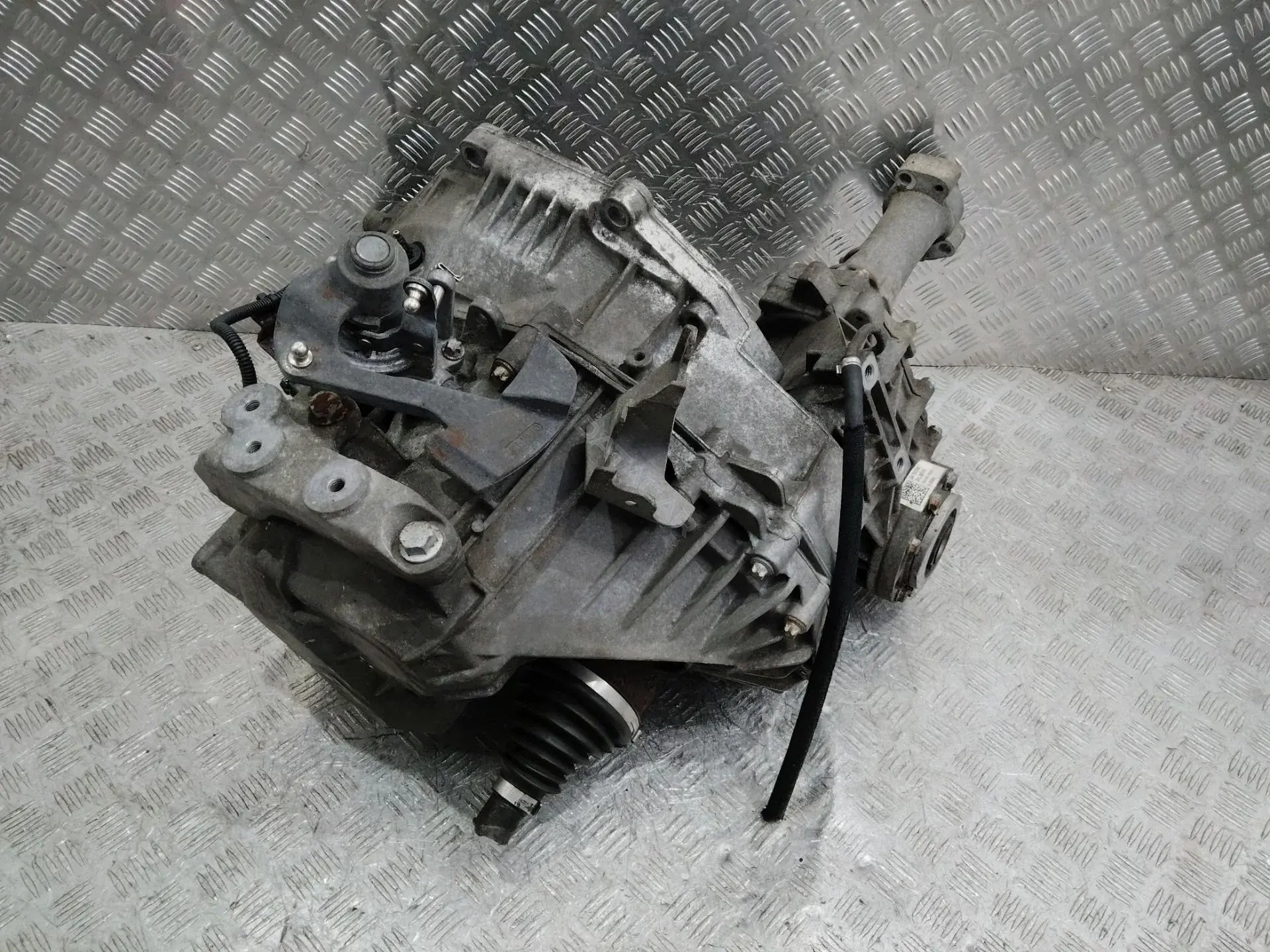 Механическая коробка передач (МКПП) 10033867R1, F40