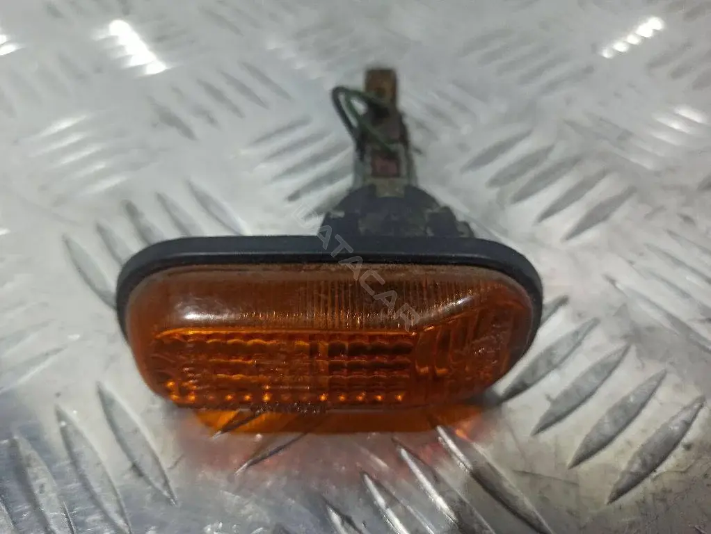 Повторитель передний 6R01388