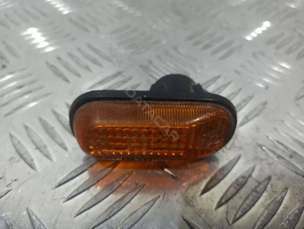 Повторитель передний 6R01388