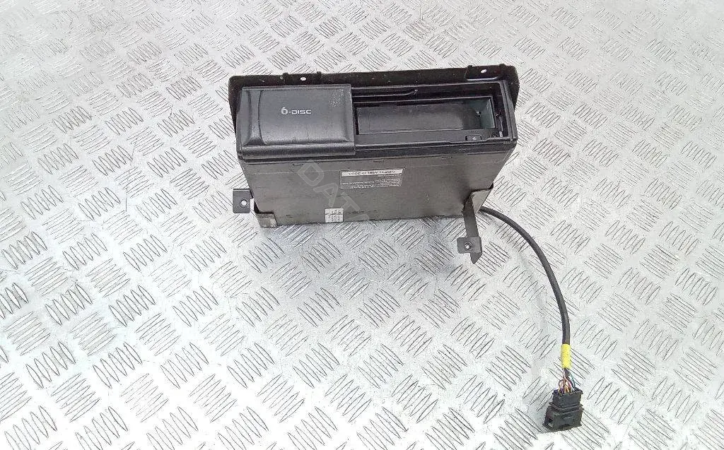 CD-чейнджер 1J6035111