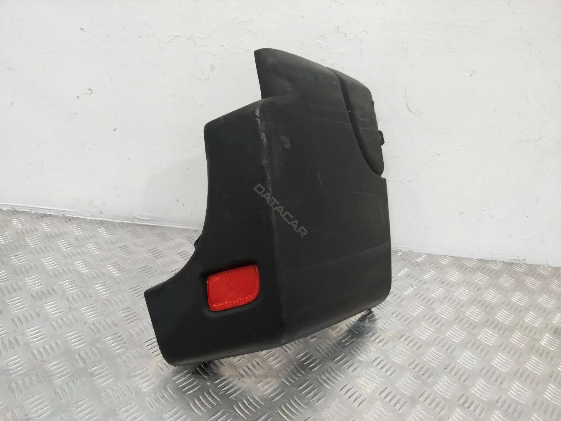 Клык бампера 850160036R