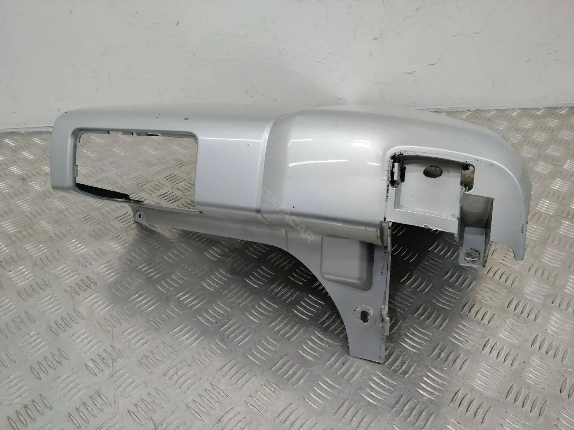 Клык бампера 850160502R