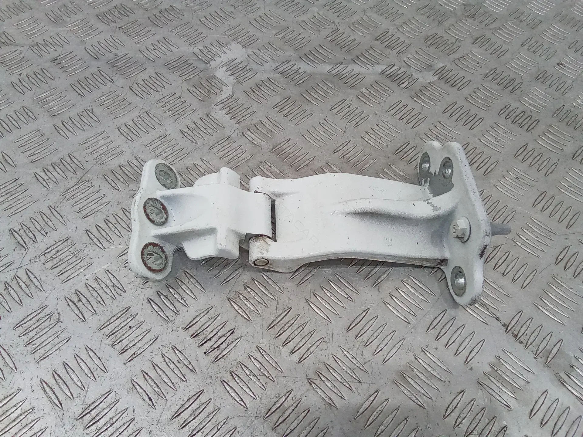 Петля двери BK21V429A14AC