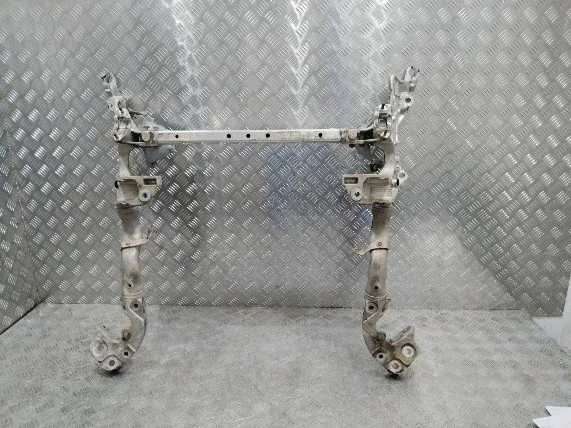 Подрамник 8T0399315H
