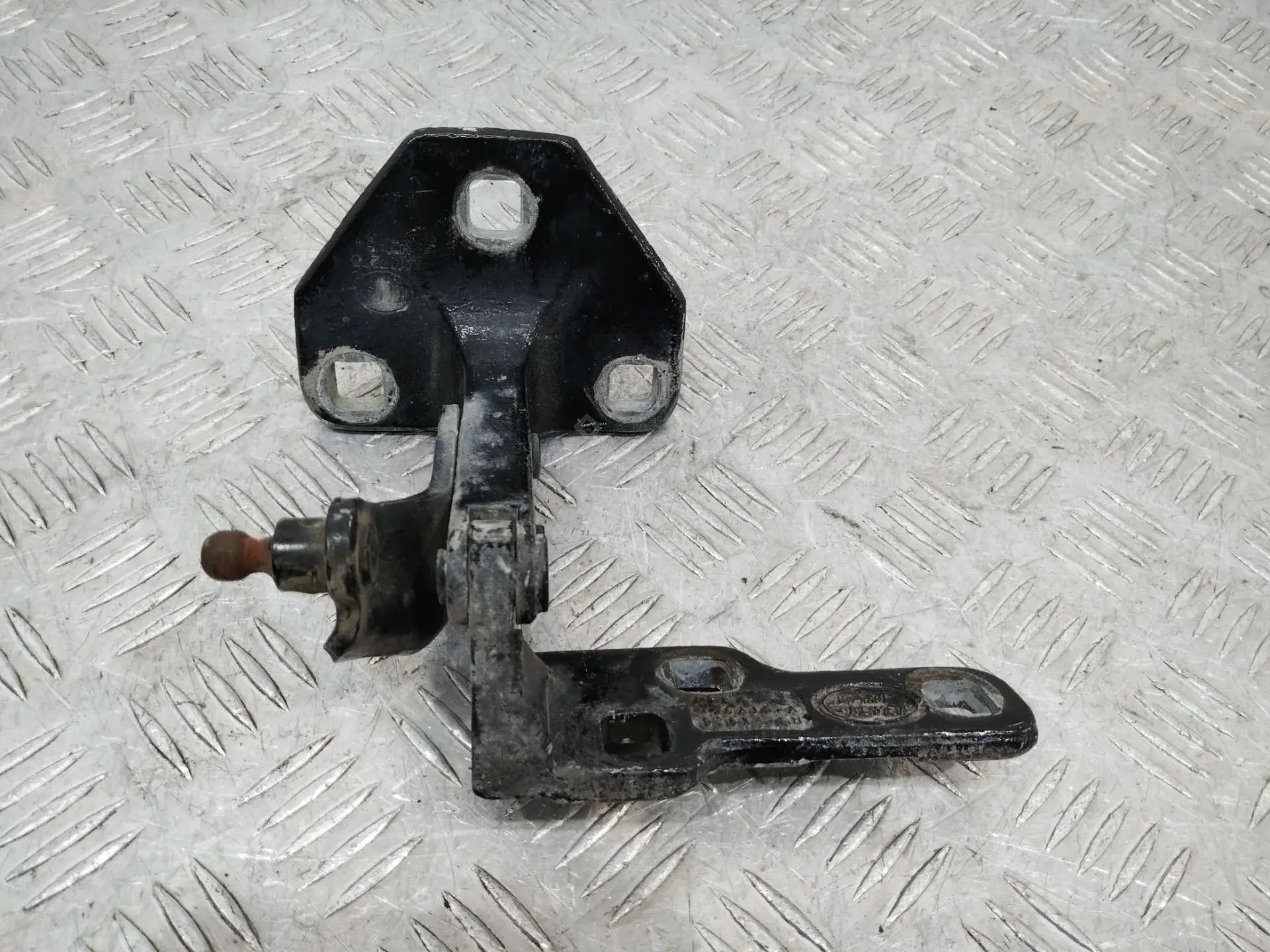 Петля крышки багажника CPLA429A15A