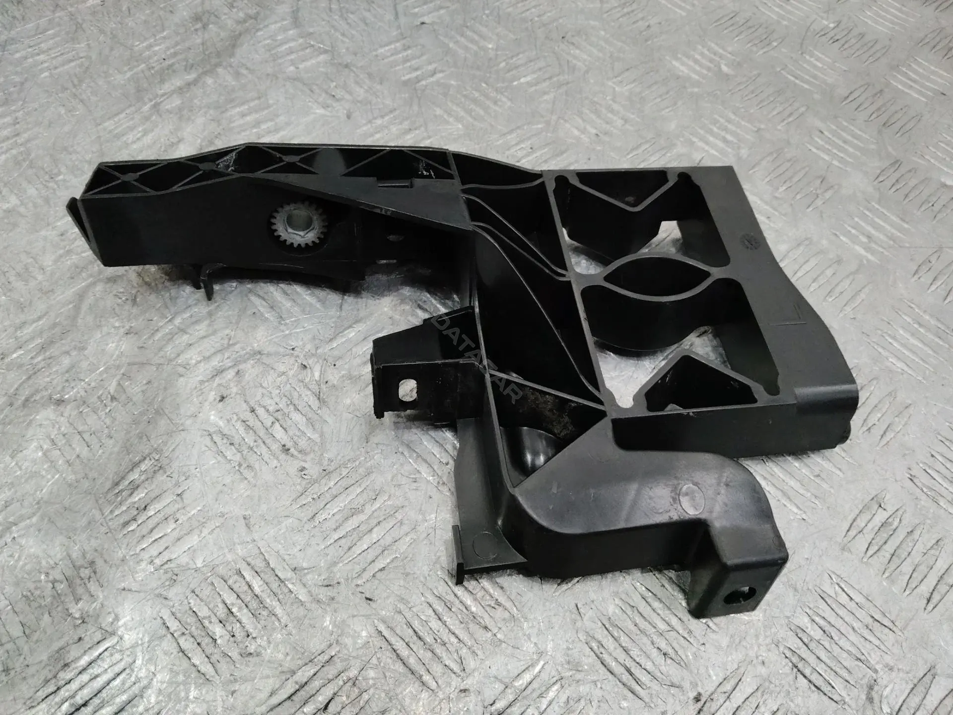 Кронштейн фары 4G8805607