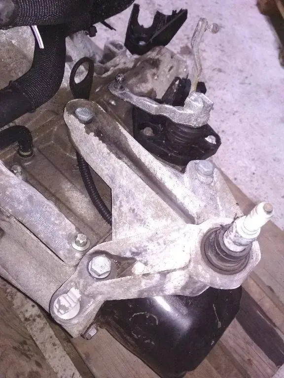 Балка подвески 8200043084