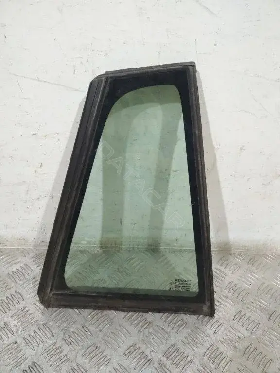 Стекло двери 822200005R