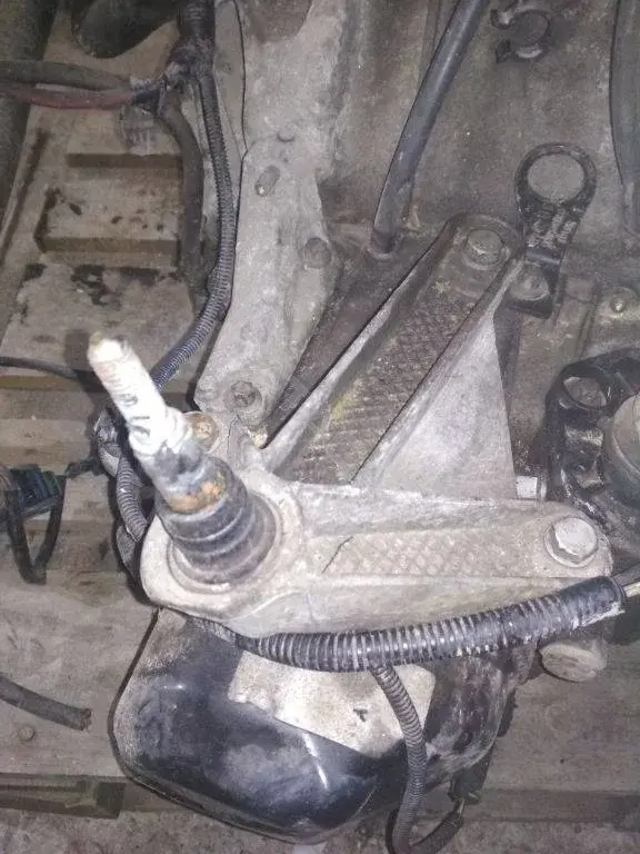 Балка подвески 8200043084