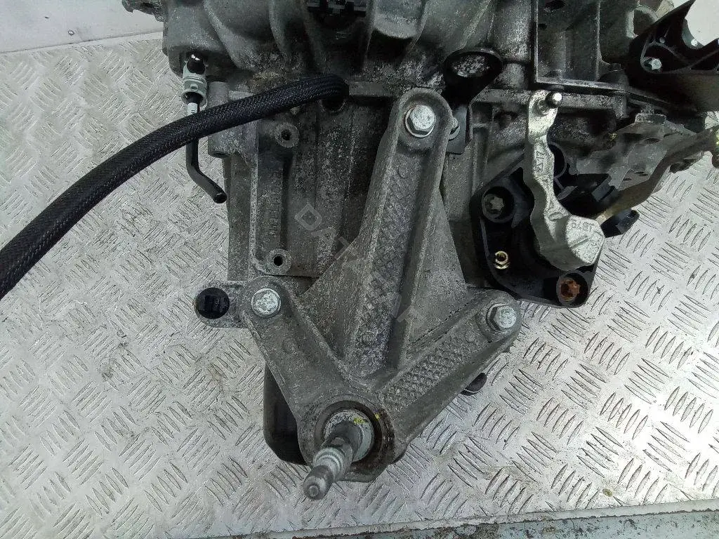 Балка подвески 8200043084
