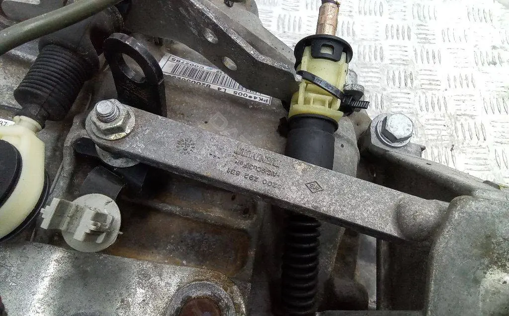 Балка подвески 8200292831