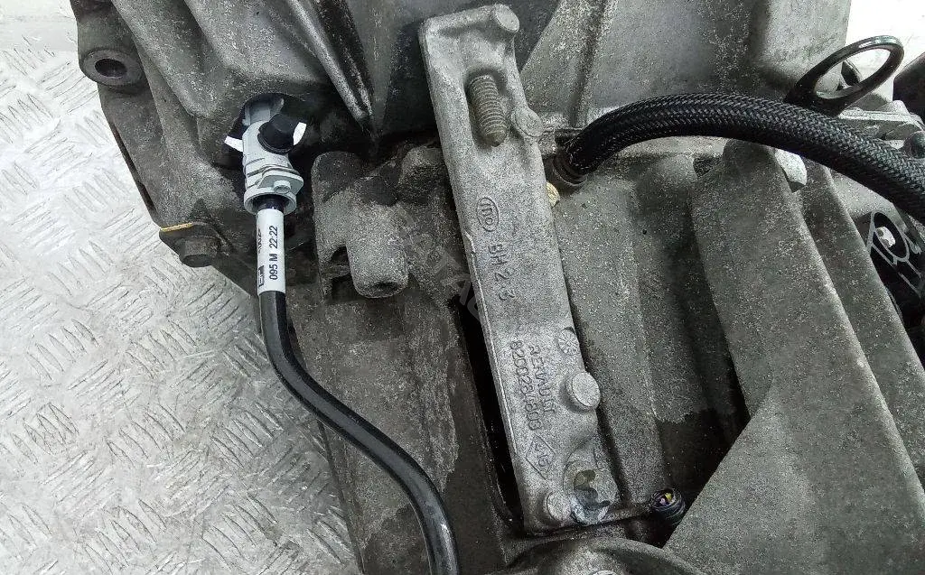 Балка подвески 8200284803