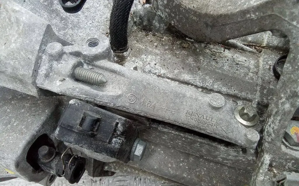 Балка подвески 304086954R