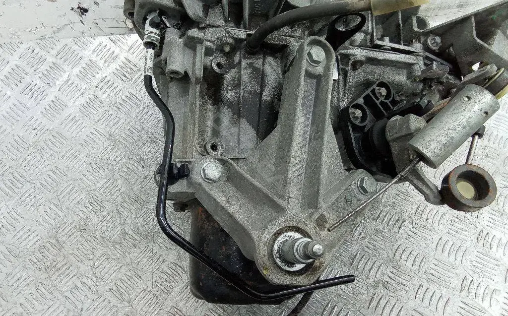 Балка подвески 8200043084